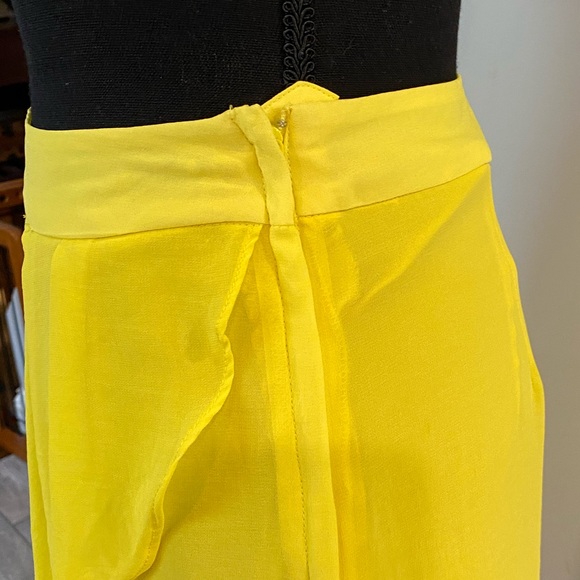 Pretty Yellow Skirt - Picture 4 of 8
